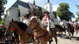 Jubileusz 50-lecia koronacji figury Matki Bożej Ludźmierskiej, Królowej Podhala. Ludźmierz, 2013 r. Fot. PAP/G. Momot 