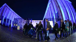 Kolejka do Muzeum Narodowego w Warszawie, podczas Nocy Muzeów. Fot. PAP/J. Turczyk 