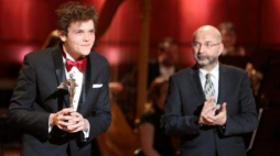 Szymon Nehring (L) podczas ceremonii rozdania Fryderyków 2016. Fot. PAP/L. Szymański