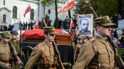 Uroczystości pogrzebowe ppłk. Zygmunta Szendzielarza "Łupaszki". Warszawa, 24.04.2016. Fot. PAP/J. Kamiński