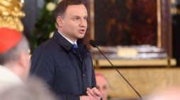 Prezydent Andrzej Duda podczas mszy św. w Bazylice w Gnieźnie. Obchody 1050-lecia Chrztu Polski. Fot. PAP/J. Kaczmarczyk