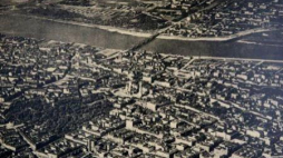 Warszawa podczas I wojny-wystawa zdjęć z kolekcji R.Marcinkowskiego „Warszawa z dwupłatowca”.Fot.PAP/Reprodukcja/T.Gzell