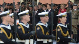 Obchody Święta Narodowego 3 Maja na pl. Zamkowym w Warszawie. Fot. PAP/J. Turczyk