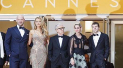Otwarcie 69. festiwalu w Cannes:Corey Stoll, Blake Lively, Woody Allen, Kristen Stewart i Jesse Eisenberg. Fot. PAP/EPA 