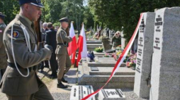 Pomnik Cichociemnych odsłonięto na warszawskim Cmentarzu Bródnowskim. Fot. PAP/R. Guz