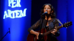 Antonina Krzysztoń podczas koncertu po odebraniu Medalu Papieskiej Rady ds. Kultury“Per Artem ad Deum”. Fot. PAP/P.Polak