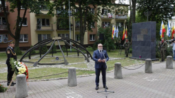 Lesław Piszewski podczas uroczystości przed pomnikiem Ofiar Wielkiej Synagogi w Białymstoku.27.6.2016. Fot. PAP/A.Reszko