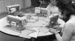 Maszyny do szycia "Łucznik" 1969 r. Fot. PAP/M. Langda