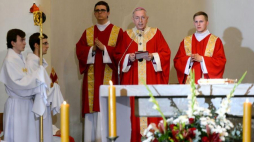 Abp Stanisław Gądecki (2P) podczas mszy świętej w intencji ofiar Czerwca ’56. Fot. PAP/J. Kaczmarczyk