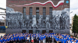 Mural upamiętniający 60. rocznicę Poznańskiego Czerwca '56 na budynku Zakładów Cegielskiego. Fot. PAP/M. Zakrzewski 
