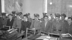 Jeden z pokazowych procesów po Poznańskim Czerwcu '56. Fot. PAP/CAF/W. Kondracki