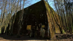 Bunkier Adolfa Hitlera w Wilczym Szańcu. Fot. PAP/T. Waszczuk