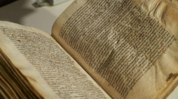 Prezentacja dokumentu „Dagome iudex” w Oddziale Zielona Brama Muzeum Narodowego w Gdańsku. Fot. PAP/D. Kulaszewicz