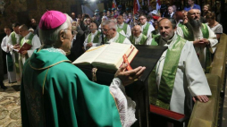 22. Pielgrzymka Kresowian i Towarzystwa Miłośników Lwowa na Jasnej Górze - ks. Isakowicz-Zaleski (P). Fot. PAP/W. Deska