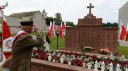 Obchody 73. rocznicy pacyfikacji Michniowa w Mauzoleum Martyrologii Wsi Polskich w Michniowie. Fot. PAP/P. Polak 