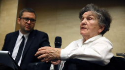 Wanda Traczyk-Stawska i Jan Ołdakowski podczas konf.  „Baza ofiar cywilnych Powstania Warszawskiego”. Fot. PAP/T. Gzell 