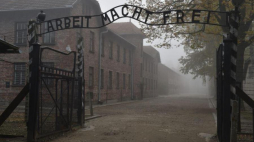 Teren byłego niemieckiego obozu koncentracyjnego Auschwitz. Fot. PAP/J. Bednarczyk