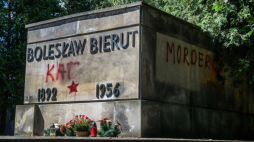 Grób Bolesława Bieruta na warszawskich Powązkach Wojskowych. Fot. PAP/J. Kamiński