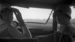 Podróż Zofii Chomętowskiej po Europie - fotografka (za kierownicą). 1929. Fot. Zofia Chomętowska, FAF