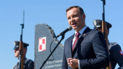 Prezydent A. Duda podczas uroczystości Święta Lotnictwa. Fot. PAP/J. Kaczmarczyk
