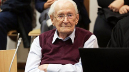 Oskar Groening przed sądem w Lueneburgu. 2015 r. Fot. PAP/EPA