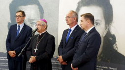 Prezes IPN J. Szarek, abp Głódź, wiceprezes IPN K. Szwagrzyk, szef „S” P. Duda. 16.08.2016. Fot. PAP/D. Kulaszewicz