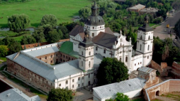Zespół klasztorny karmelitów bosych. Sanktuarium Matki Boskiej Berdyczowskiej (Szkaplerznej) w Berdyczowie. Źródło: MKiDN