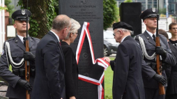 Uroczystość odsłonięcia pomnika lotników alianckich niosących pomoc powstańczej Warszawie. Fot. PAP/R. Pietruszka 
