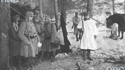 Żołnierze Legionów Polskich pod Rafajłową podczas działań na froncie wschodnim. 1914 r. Źródło: NAC