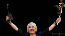 Maria Dłużewska z nagrodą Platynowy Opornik. Fot. PAP/A. Warżawa
