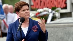 Premier Beata Szydło przemawia podczas uroczystości przy Pomniku Porozumienia Jastrzębskiego w Jastrzębiu-Zdroju. Fot. PAP/J. Bednarczyk