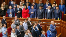 Premier Ukrainy Wołodymyr Hrojsman z ministrami na otwarciu sesji parlamentu. Kijów, 06.09.2016. Fot. PAP/EPA