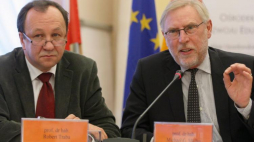 Prof. Michael G. Muller (P) i prof. Robert Traba (L). Fot. PAP/P. Kula 