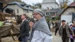 Wojciech Smarzowski na planie filmu „Wołyń”. Kazimierz Dolny, 15.10.2014. Fot. PAP/W. Pacewicz