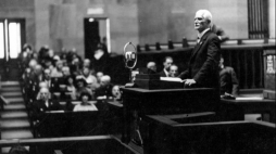 Marszałek Sejmu Ignacy Daszyński podczas otwarcia Kongresu PEN Clubów w Sejmie. 06.1930. Fot. NAC