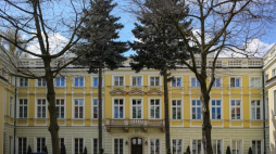 Dom Arcybiskupów Warszawskich przy ul. Miodowej w Warszawie. Fot. PAP/L. Szymański