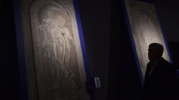 Wystawa "Gobeliny Ogińskich ze Słonimia" w Zamku Królewskim na Wawelu. Fot. PAP/J. Bednarczyk