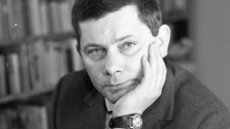 Zbigniew Herbert. 1963. Fot. PAP/CAF/M. Langda 