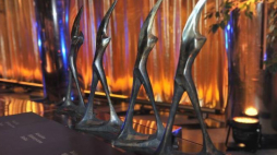 Statuetki konkursu „Książka Historyczna Roku”. Źródło: Telewizja Polska