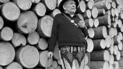 Józef Krzeptowski z Zakopanego, nazwany „królem kurierów tatrzańskich”. 1966 r. Fot. PAP/CAF/S. Czarnogórski