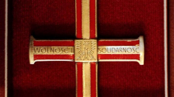 Krzyż Wolności i Solidarności. Fot. PAP/M. Bielecki