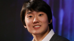 Zwycięzca XVII Międzynarodowego Konkursu Pianistycznego im. Fryderyka Chopina, zdobywca złotego medalu i laureat pierwszego miejsca Seong-Jin Cho z Korei Południowej. Fot. PAP/P. Supernak