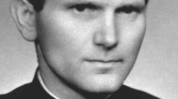 Ksiądz Karol Wojtyła. 1948 r. Fot. PAP/J. Grelowski