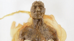 Wystawa prac Abakanowicz w foyer Teatru Muzycznego  w Łodzi