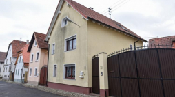 Dom rodzinny dziadka Donalda Trumpa w Kallstadt 2016 r. Fot. PAP/EPA