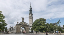 Zespół klasztorny Paulinów na Jasnej Górze wraz z Sanktuarium Matki Bożej Częstochowskiej. Fot. PAP/J. Ochoński