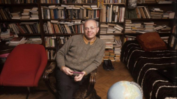 Stanisław Lem. 1974 r. Fot. PAP/PAI/I. Jarosińska