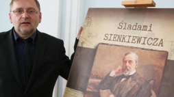 Bogusław Niemirka, autor wystawy "Śladami Sienkiewicza". Fot. PAP/L. Szymański