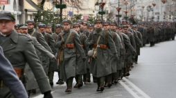 Obchody 100. rocznicy wkroczenia Legionów Polskich do Warszawy - przemarsz rekonstruktorów Nowym Światem. Fot. PAP/P. Supernak 