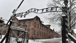 Teren byłego niemieckiego obozu koncentracyjnego Auschwitz. Fot. PAP/J. Bednarczyk